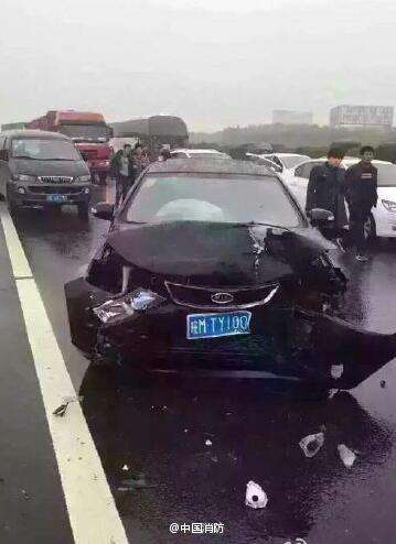 沪宁高速常州段多车连环相撞 已知2人死亡