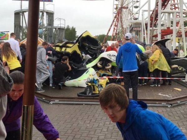 苏格兰一 过山车脱轨堕地  至少10人受伤