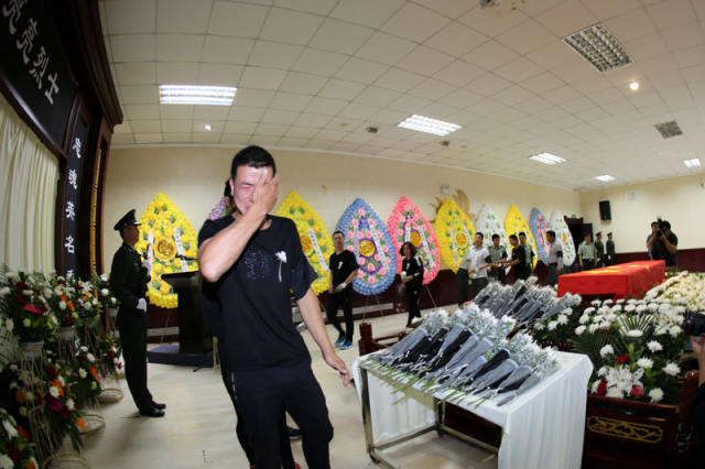 维和牺牲烈士 申亮亮遗体火化 