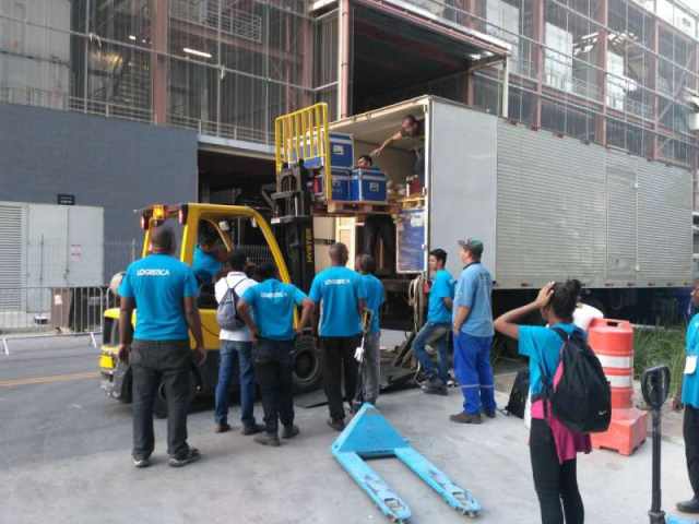 里约我们来了！新华社前方发稿中心开始搭建改造