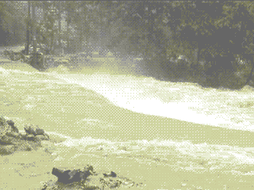 陈桂亚说, 这是由于中小河流,中小水库堤防标准较低,而罕见强降雨雨量