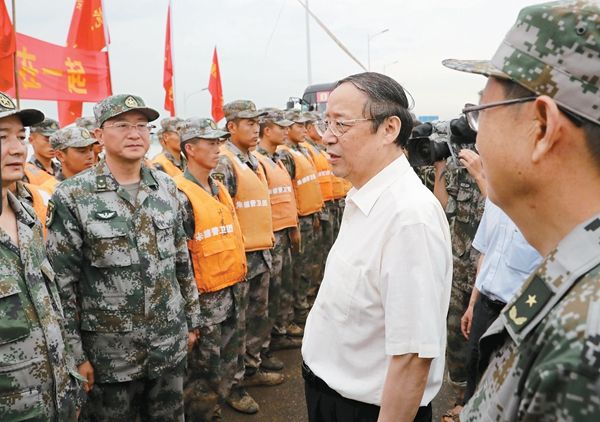 王学军在芜湖检查指导防汛救灾工作