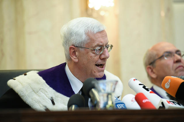 奥地利宪法法院裁定重新举行总统选举