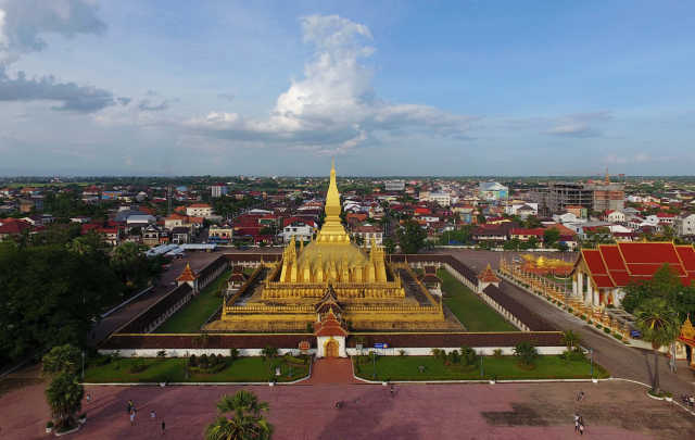 航拍老挝佛教圣地--塔銮