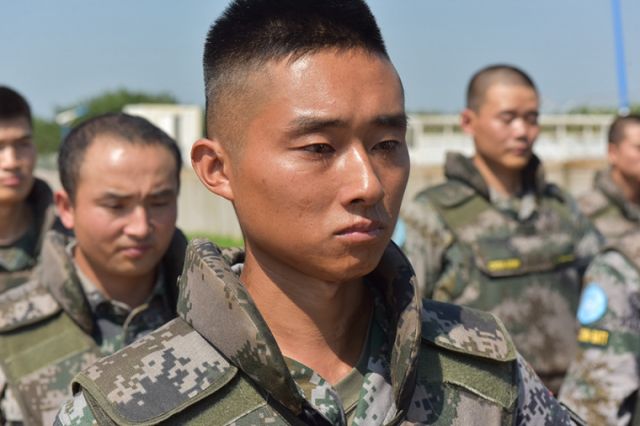 中国驻南苏丹维和步兵营为牺牲战士举行告别仪式