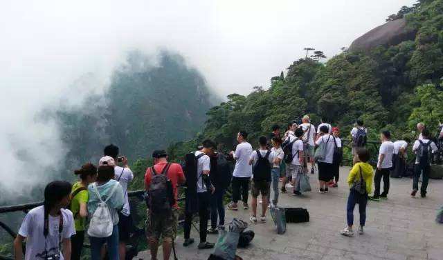 2018国庆节旅游收入_2016上饶旅游收入(2)