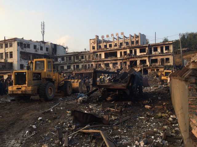 陕西府谷爆炸事故死亡人数上升至10人仍有人被困