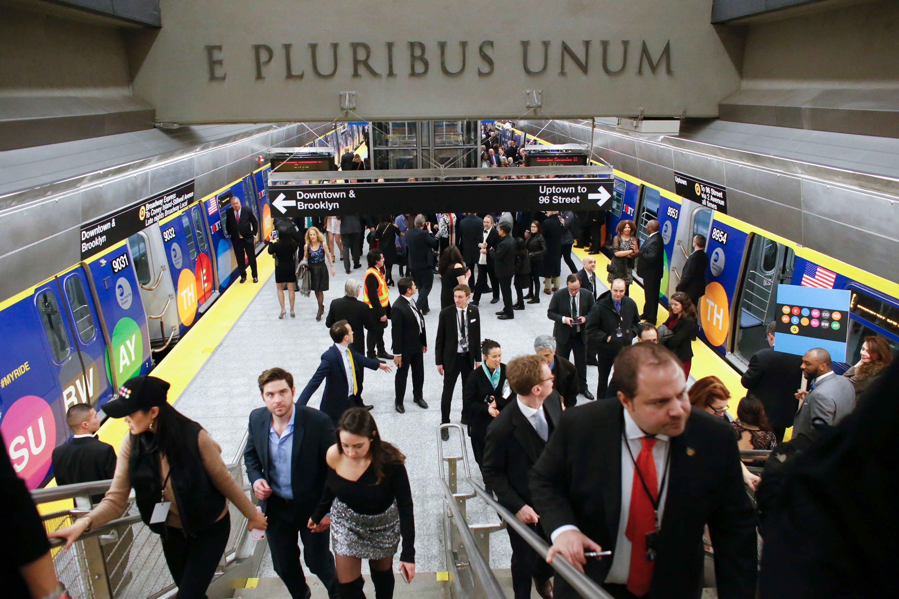 曼哈顿“第二大道”地铁开通了！美国民众“泪流满面”