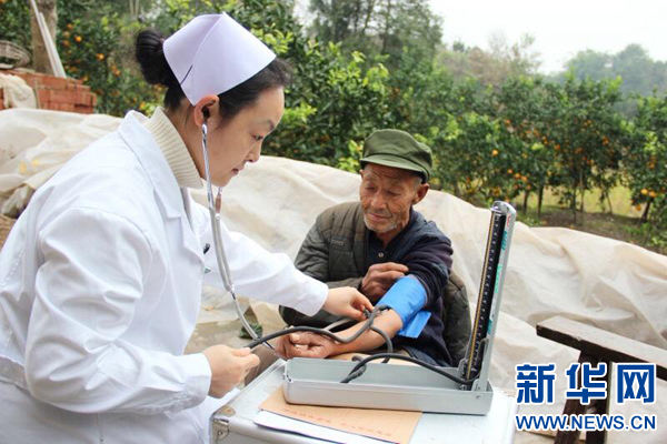 重庆长寿区:精准扶贫医疗义诊成常态化