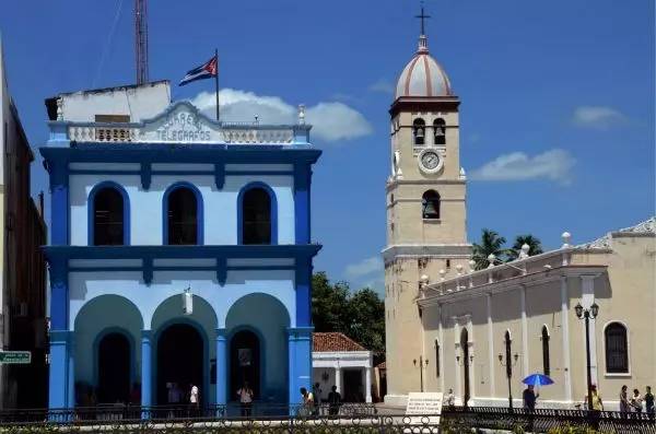 巴亚莫追根溯源有着500多年历史,也是古巴反抗殖民统治的名城.