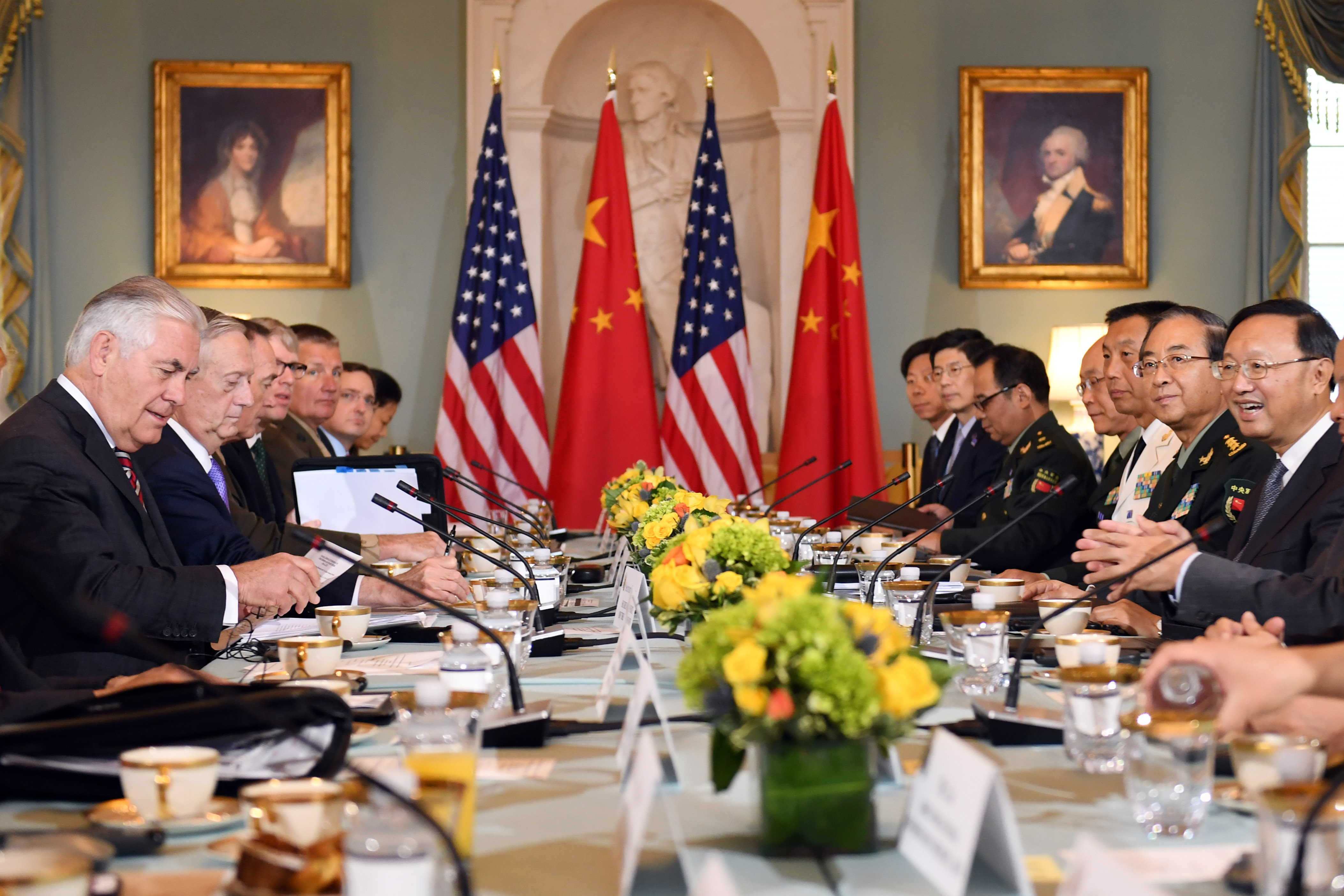 中美在首轮外交安全对话期间达成有关共识
