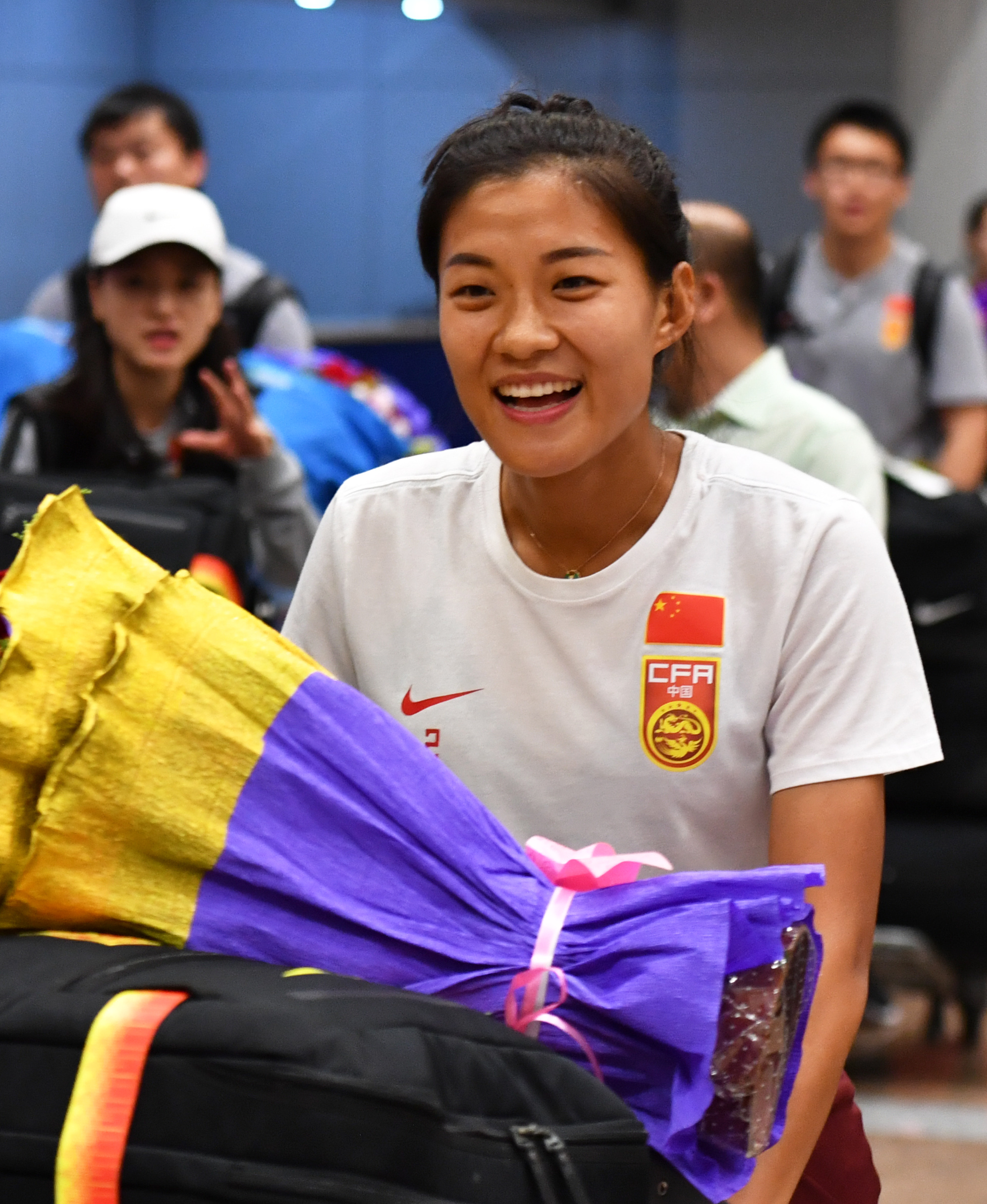 6月27日,中国女足球员刘杉杉抵达北京首都国际机场.
