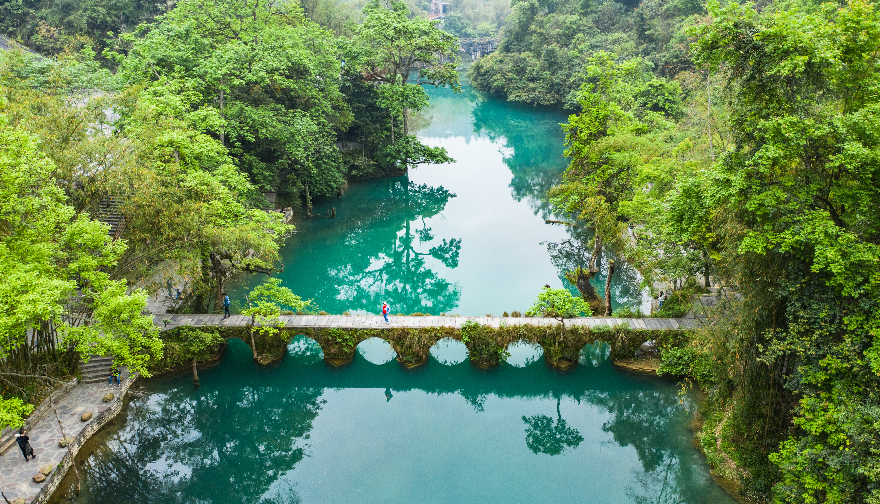 贵州荔波:青山秀水春光美