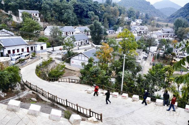 威宁县推进"四在农家-美丽乡村"建设小记