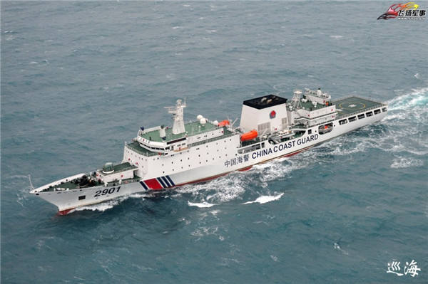 国产万吨海警船配备舰炮巡航