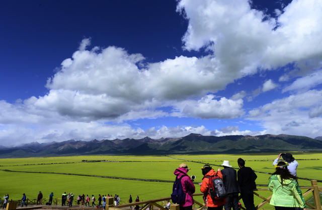 青海2015年接待游客2300多万人次