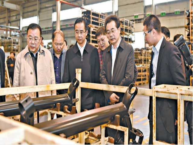 3月8日,沙坪坝区委书记王越,区长何勇率领沙坪坝区党政代表团在北碚