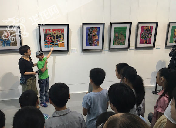 重庆美术馆邀家长孩子看画展听专家讲画画技巧
