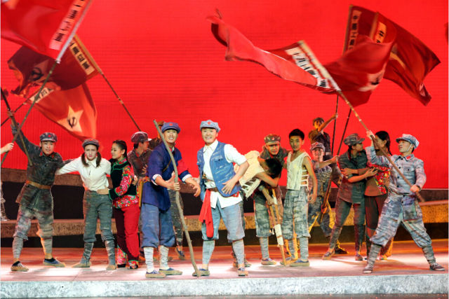 中国首部红色主题秀 《延安延安》献礼革命圣地