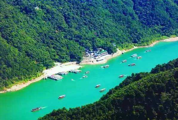 10月开始,小伙伴们可乘坐新游船游北江啦!