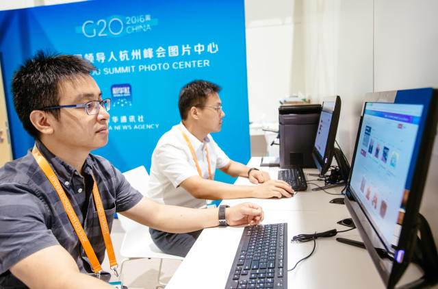 9月1日,媒体编辑在g20杭州峰会图片中心工作.