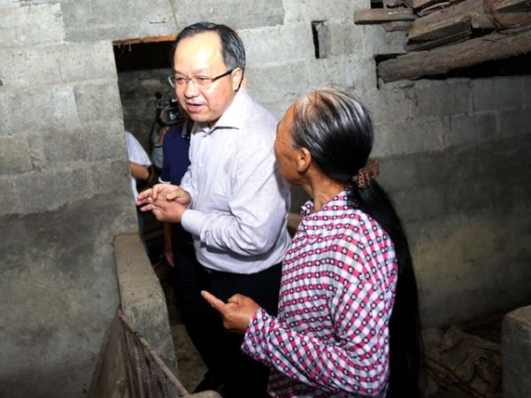 黔江>要闻余长明在太极乡调研时指出    本报讯(记者 周艳红/文 王道