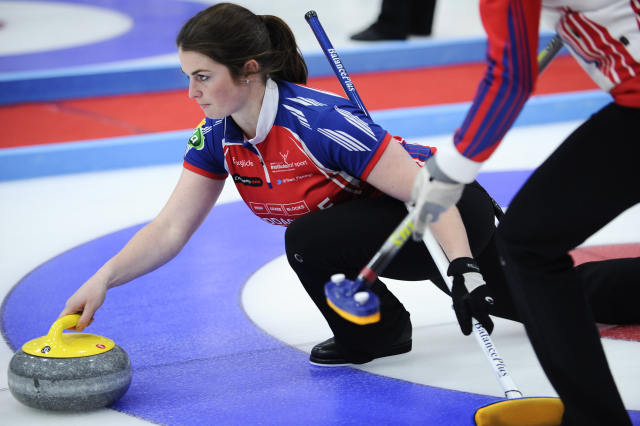 冰壶国际邀请赛:苏格兰加拿大挺进女子决赛