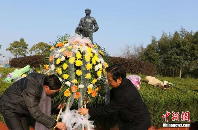 宁国家乡民众悼念"两弹一星"元勋任新民
