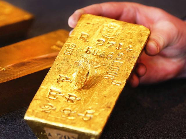 德国央行展示存有的金条(新华/路透)