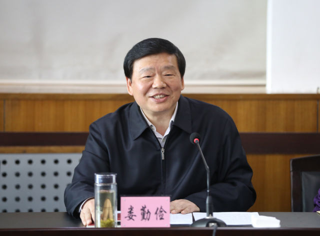 省委书记娄勤俭:脱贫攻坚工作绝不能搞大呼隆