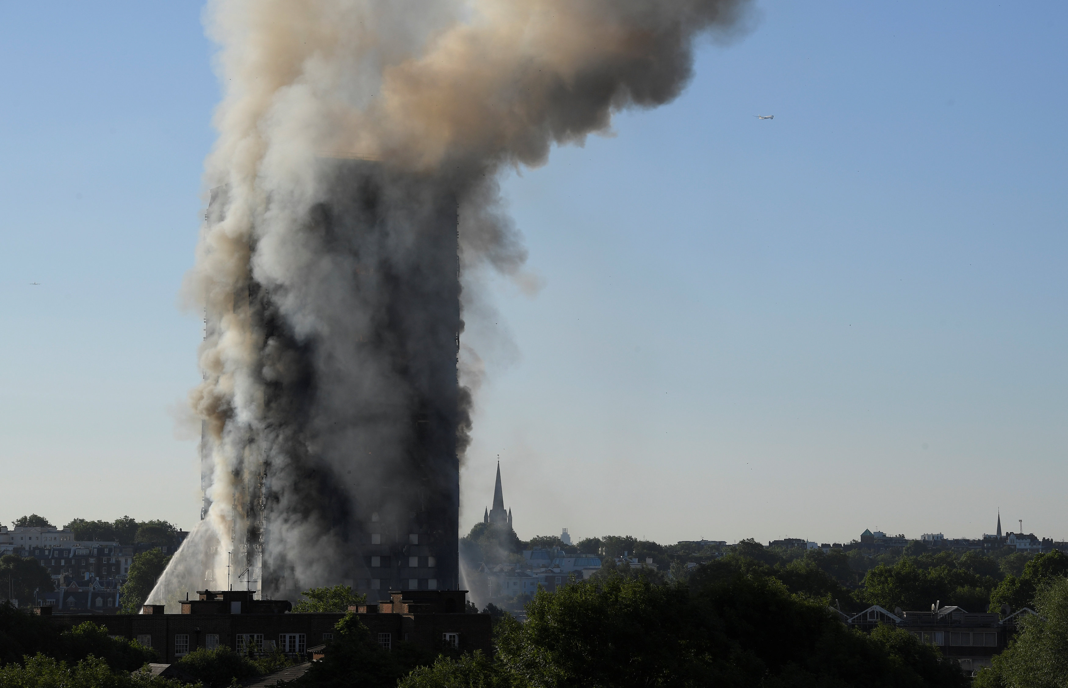 伦敦火灾调查:失火大楼早有隐患