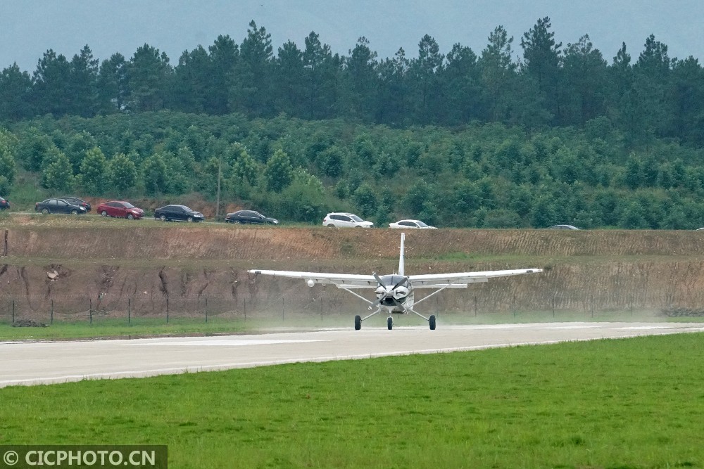 浙江安吉天子湖通用机场通航_新华社