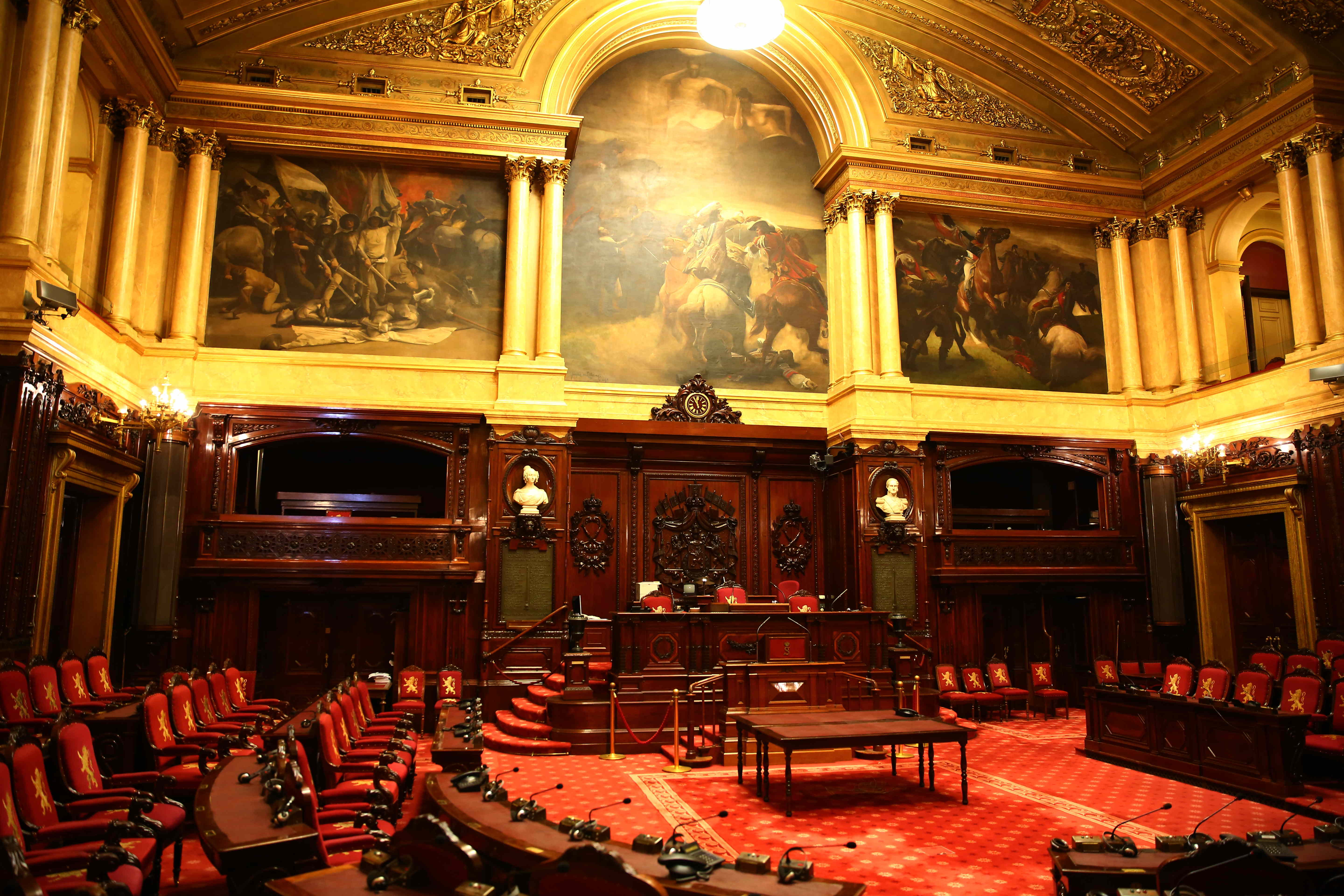 金碧辉煌的比利时参议院会议大厅