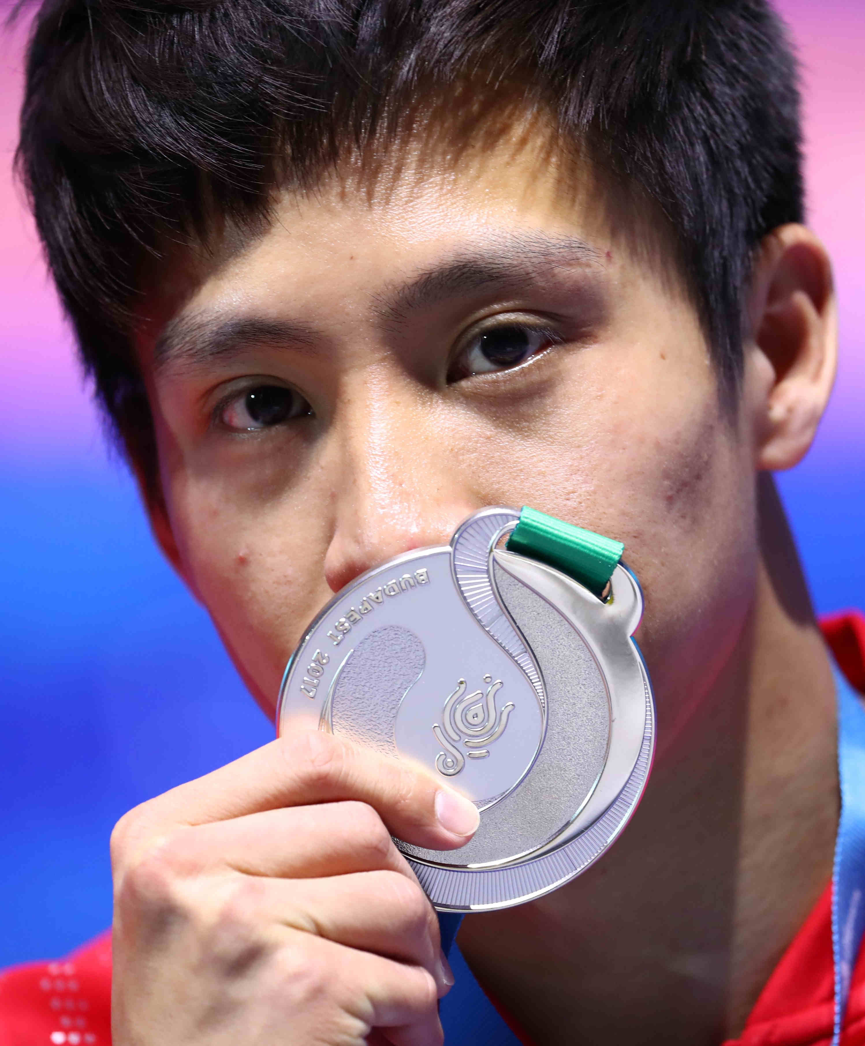 彭健烽,何超包揽世锦赛男子1米板冠亚军