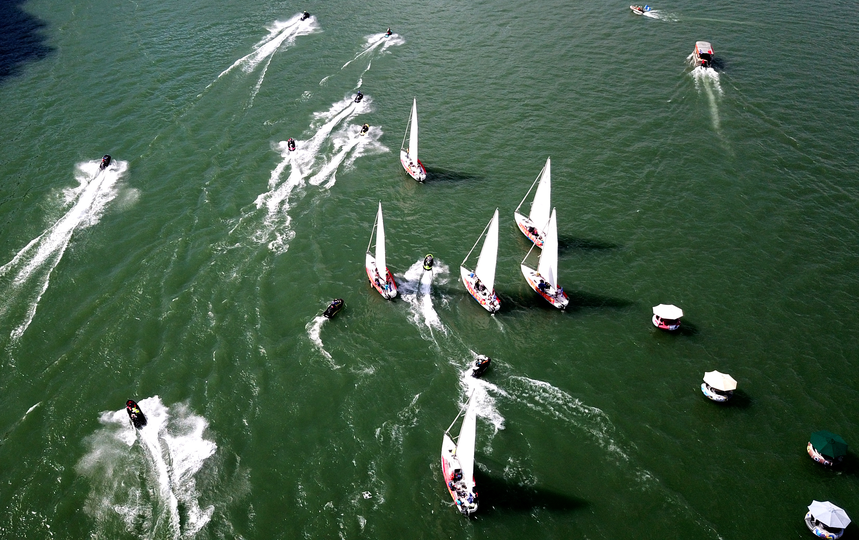 水上狂欢节 船队大巡游