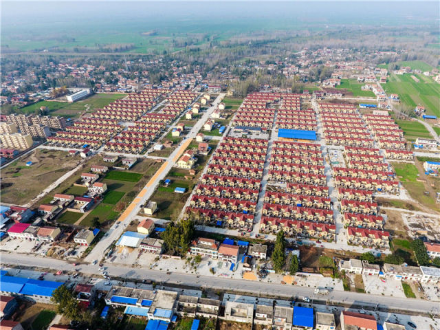 2016年11月8日记者拍摄的河南省兰考县用于黄河滩区搬迁的谷营镇姚寨新村社区。新华社记者 李博 摄