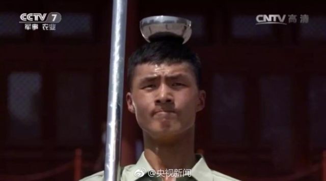 今天,向国旗护卫队战士们致敬,告别! 新湖南www.hunanabc.com