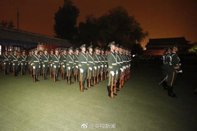 今天,向国旗护卫队战士们致敬,告别! 新湖南www.hunanabc.com