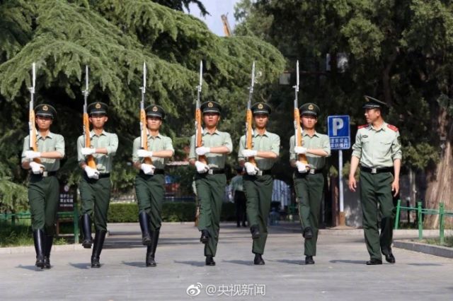 今天,向国旗护卫队战士们致敬,告别! 新湖南www.hunanabc.com