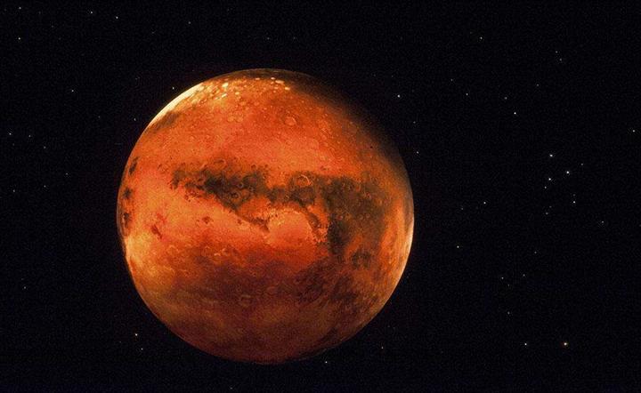 天文专家提醒说,这次火星"合"土星发生在2日晚,但对于我国观测者