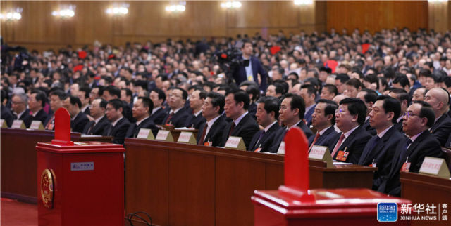 3月17日，十三届全国人大一次会议在北京人民大会堂举行第五次全体会议。新华社记者 刘卫兵 摄