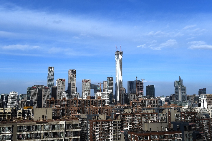 这是蓝天白云下的北京cbd.(新华社记者罗晓光摄)