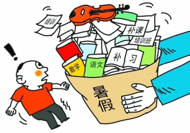 一个人的作业全家“集体创作” 暑假作业能不折磨人吗?