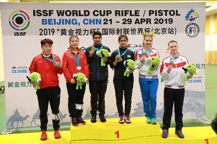 射击世界杯北京站:中国队混合团体项目获两银