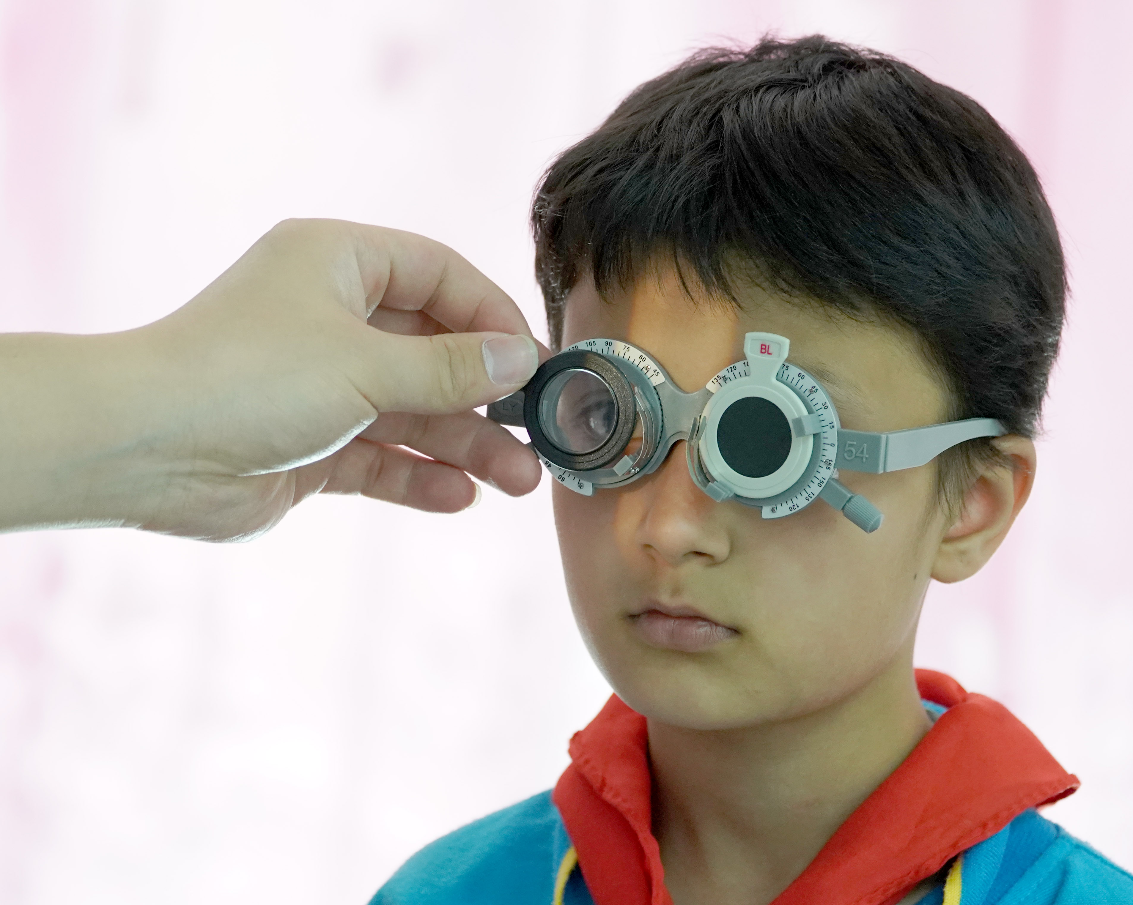 【新华社】关爱青少年眼健康公益行动在喀什举行