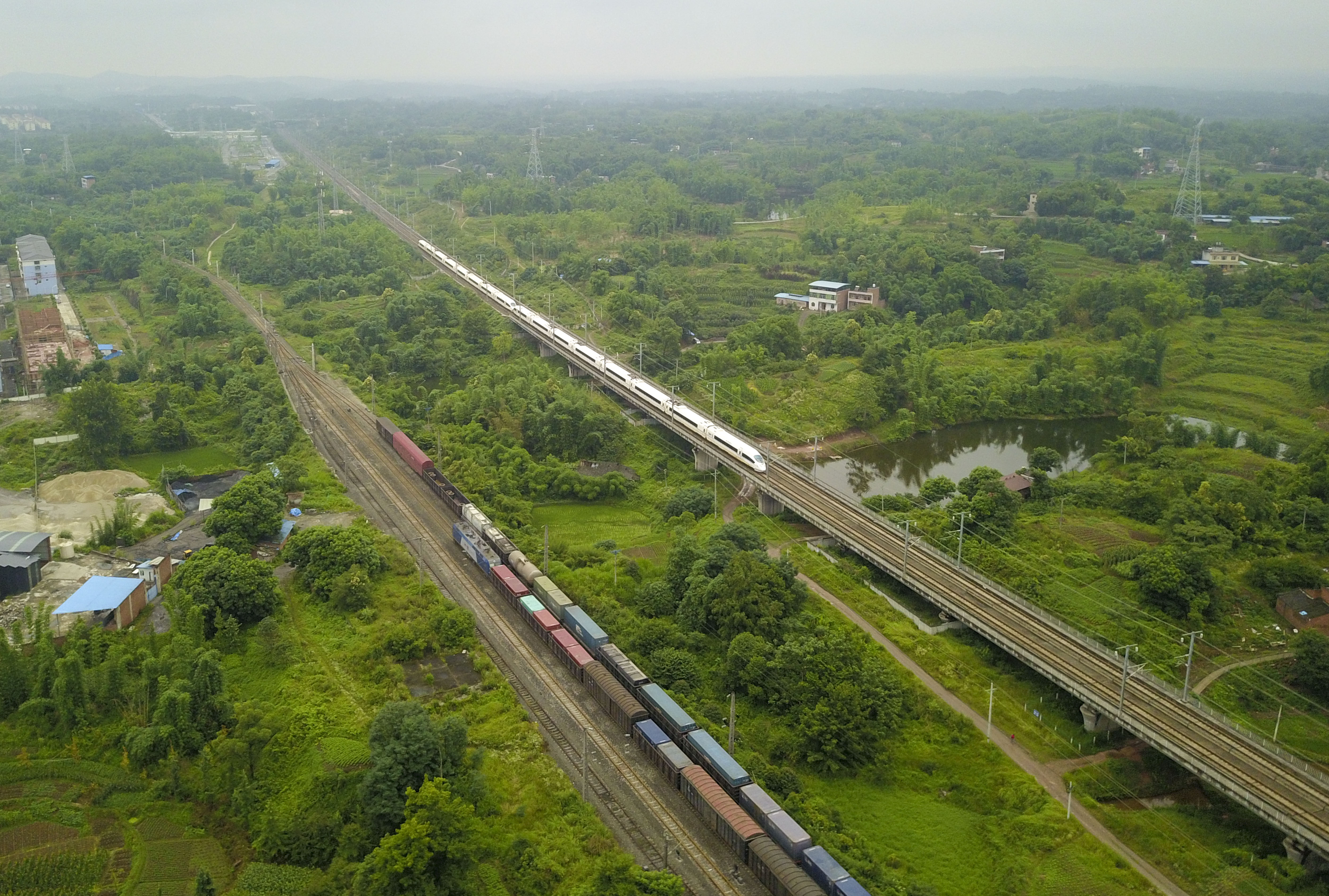 60多年前,就是因为这条铁路,蜀道不再难了!