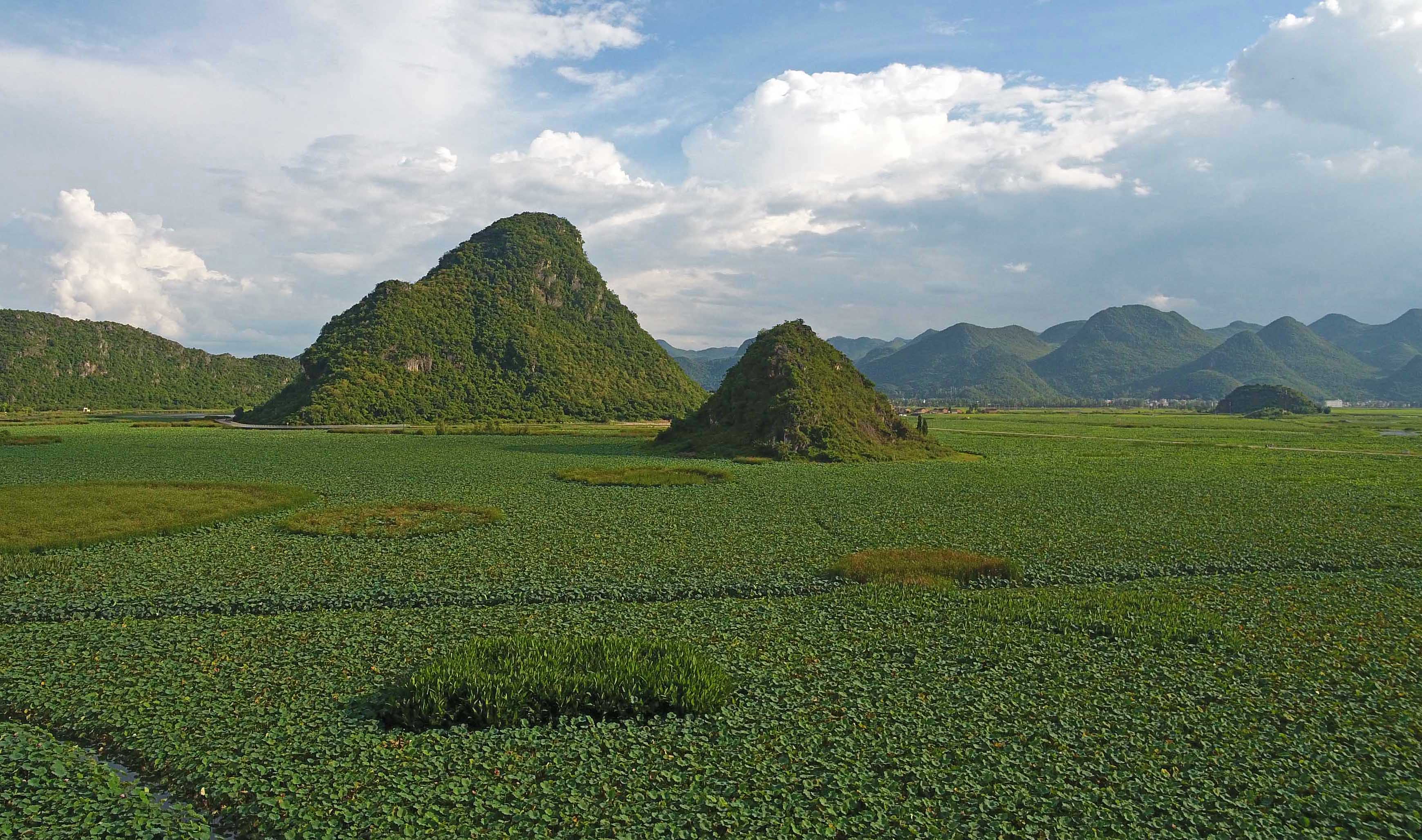 云南丘北:普者黑景色秀丽