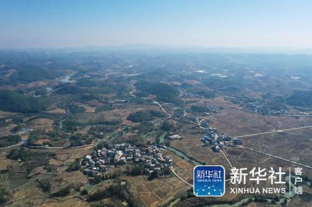 52年、20多辆车、数十万公里、10万人次——村庄里的“父子兄弟”村医