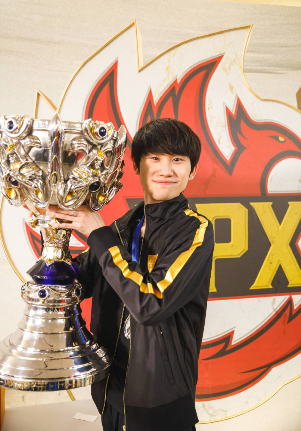 新华社专访doinb# :家有一"老" 如有一宝