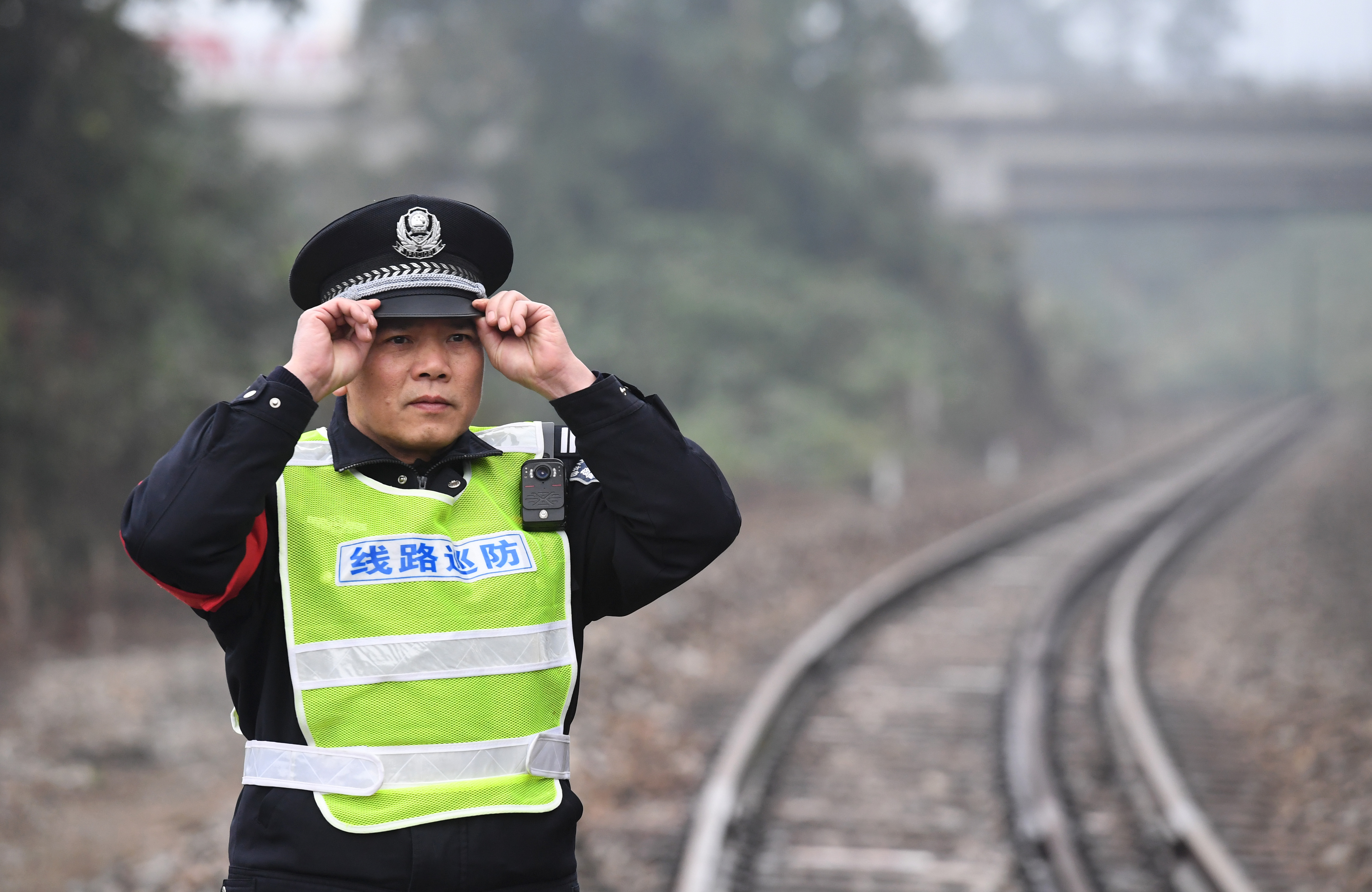 北京：铁警全力保平安_新闻中心_中国网
